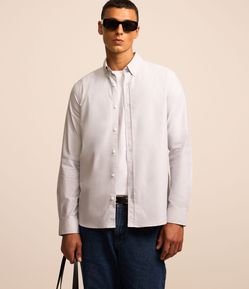 Camisa em Oxfordine com Abotoamento Frontal