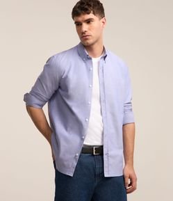 Camisa em Oxfordine com Abotoamento Frontal