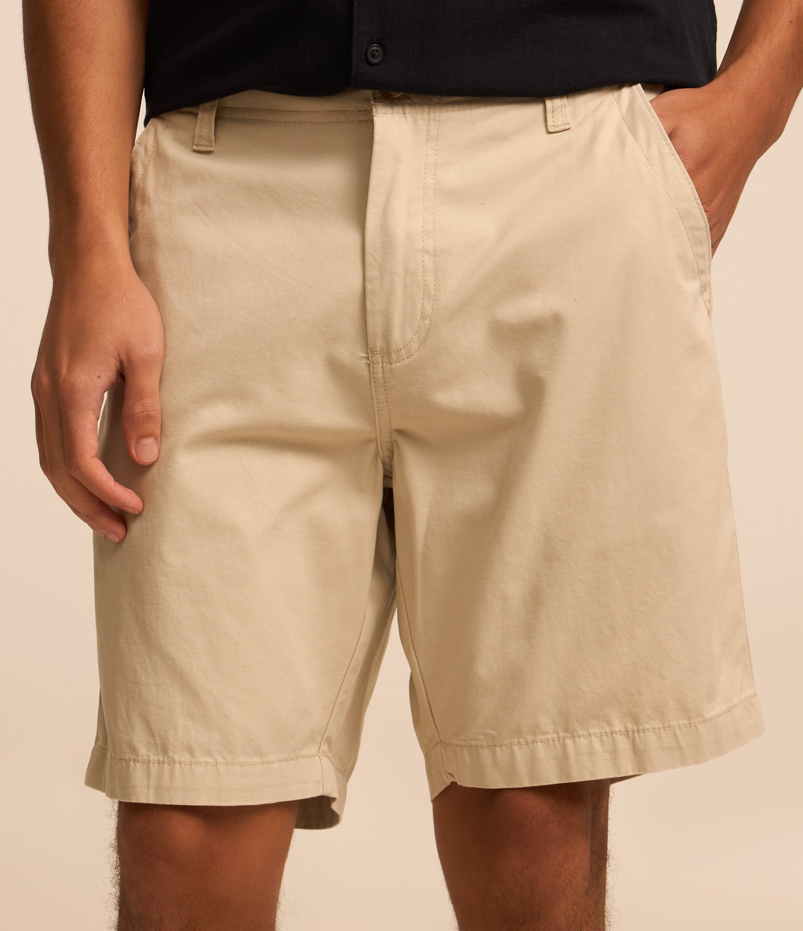 Bermuda Slim Alfaiataria em Sarja com Bolsos Bege 3