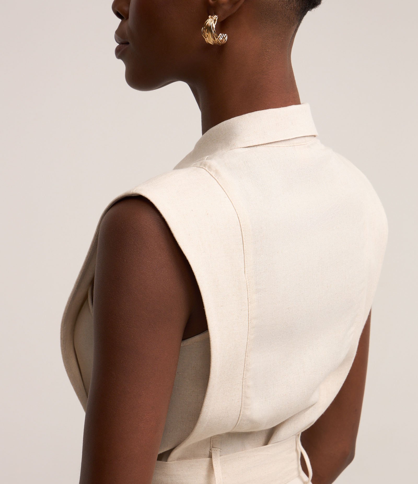 Macacão Longo em Viscolinho com Abotoamento e Cinto Fivela Off White 4