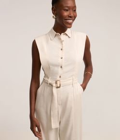 Macacão Longo em Viscolinho com Abotoamento e Cinto Fivela