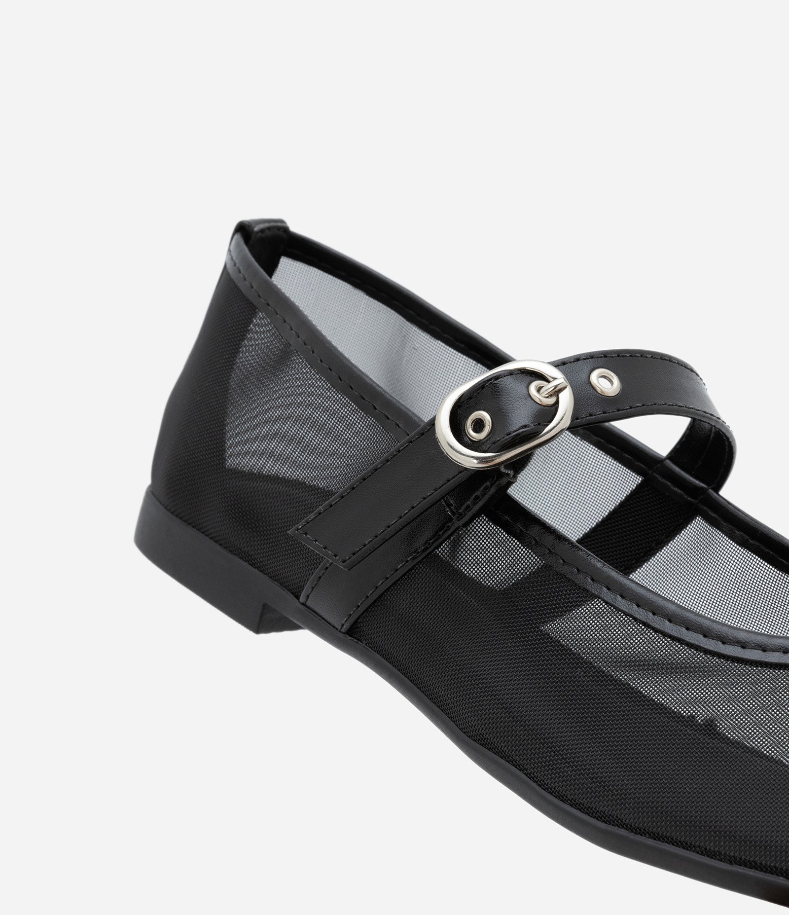 Sapatilha em Tela com Tira de Fivela Preto 6