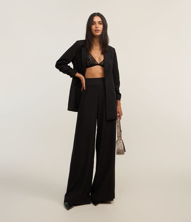 Calça Pantalona em Crepe com Pences
