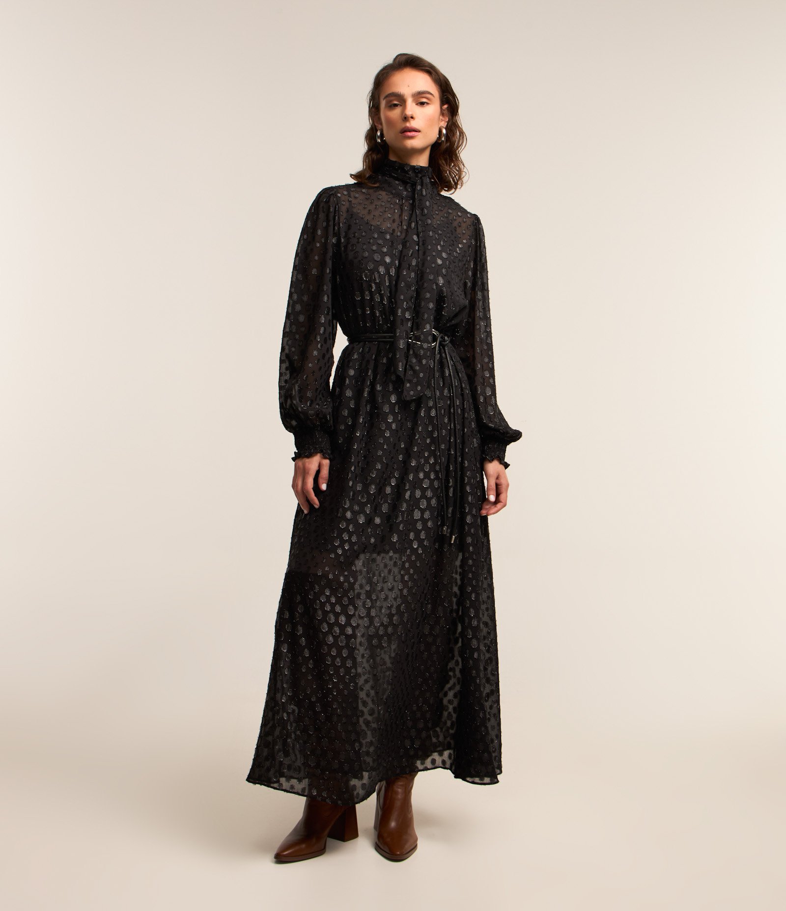 Vestido Longo em Chiffon com Punho de Lastex e Laço nas Costas Preto 2