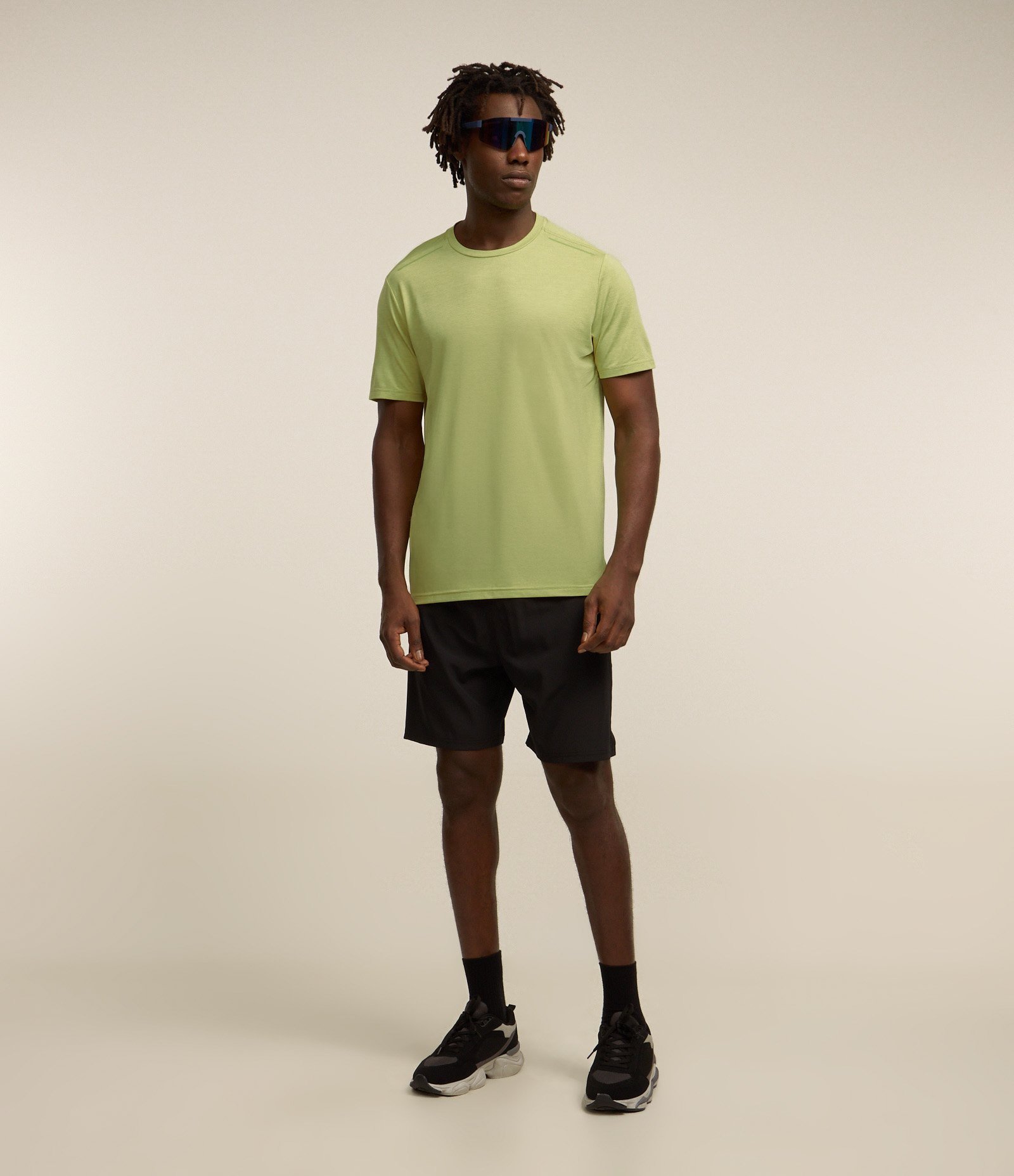 Camiseta Esportiva com Tecnologia Dry e Detalhes Refletivos Verde 2