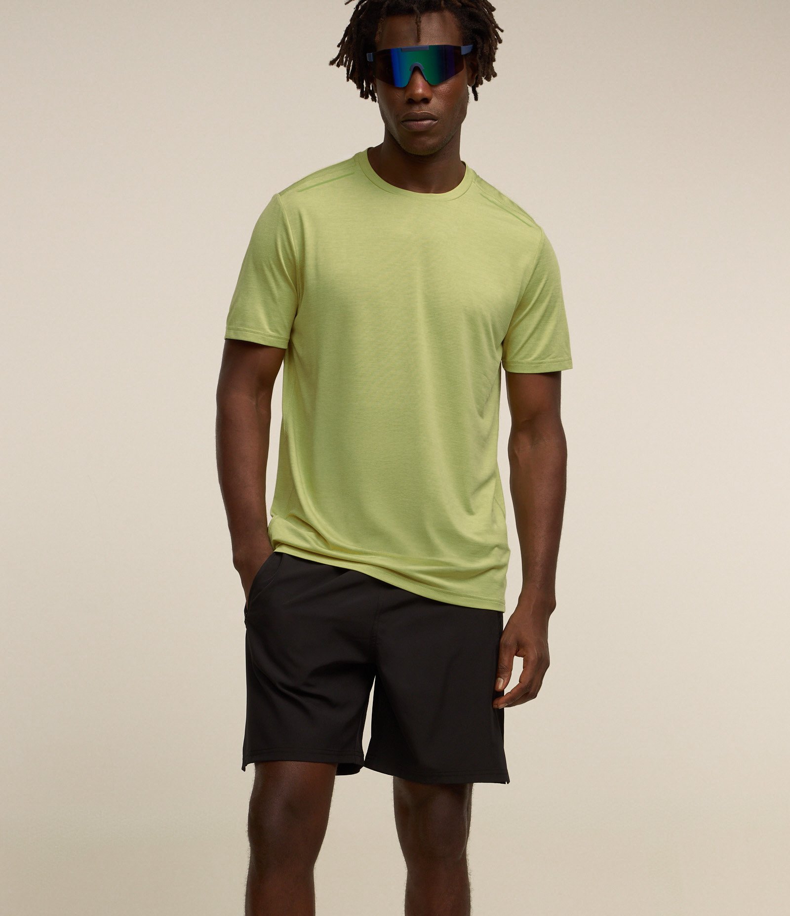 Camiseta Esportiva com Tecnologia Dry e Detalhes Refletivos Verde 6