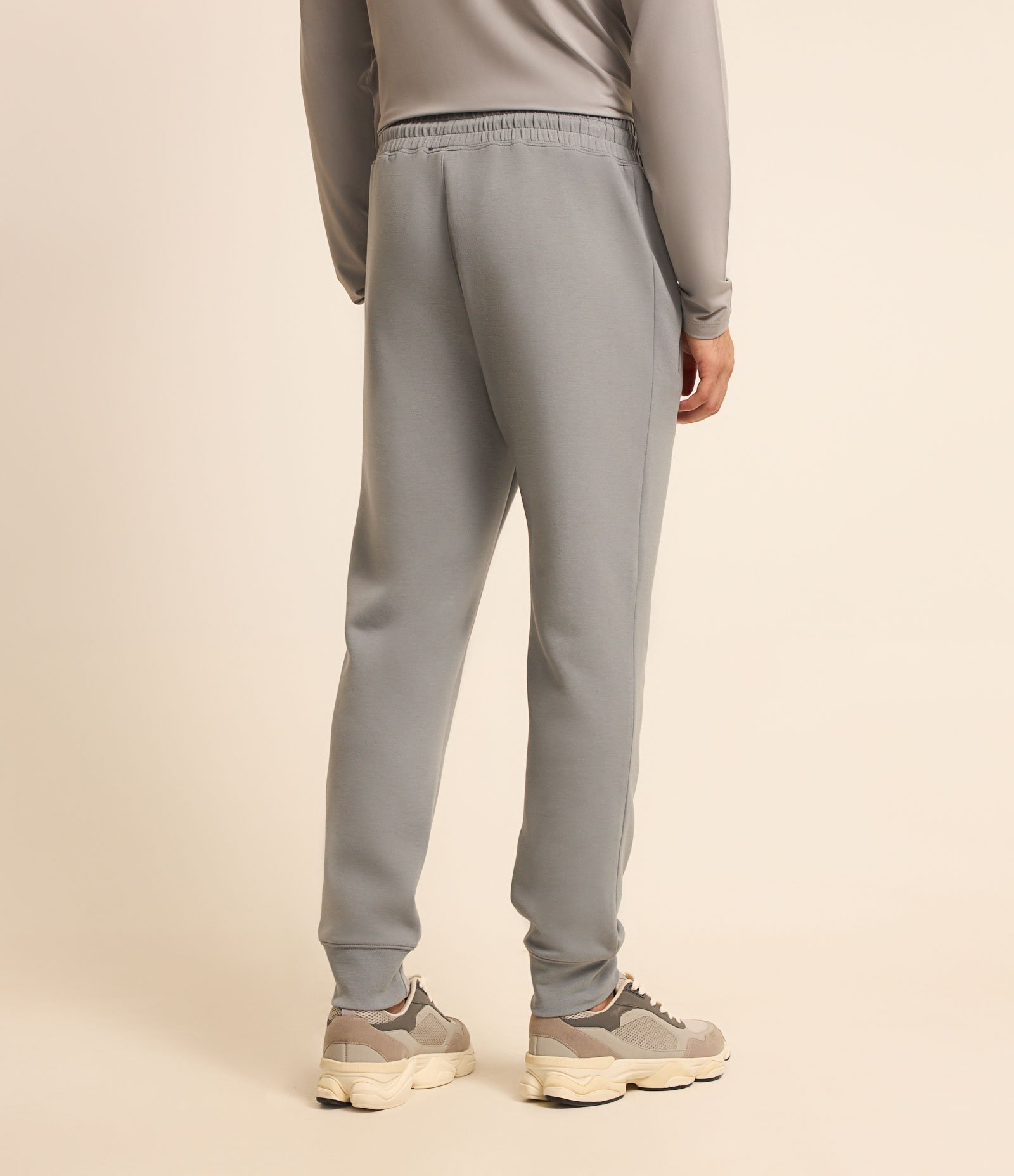 Calça Jogger Esportiva em Moletom Tecnológico Cinza 3