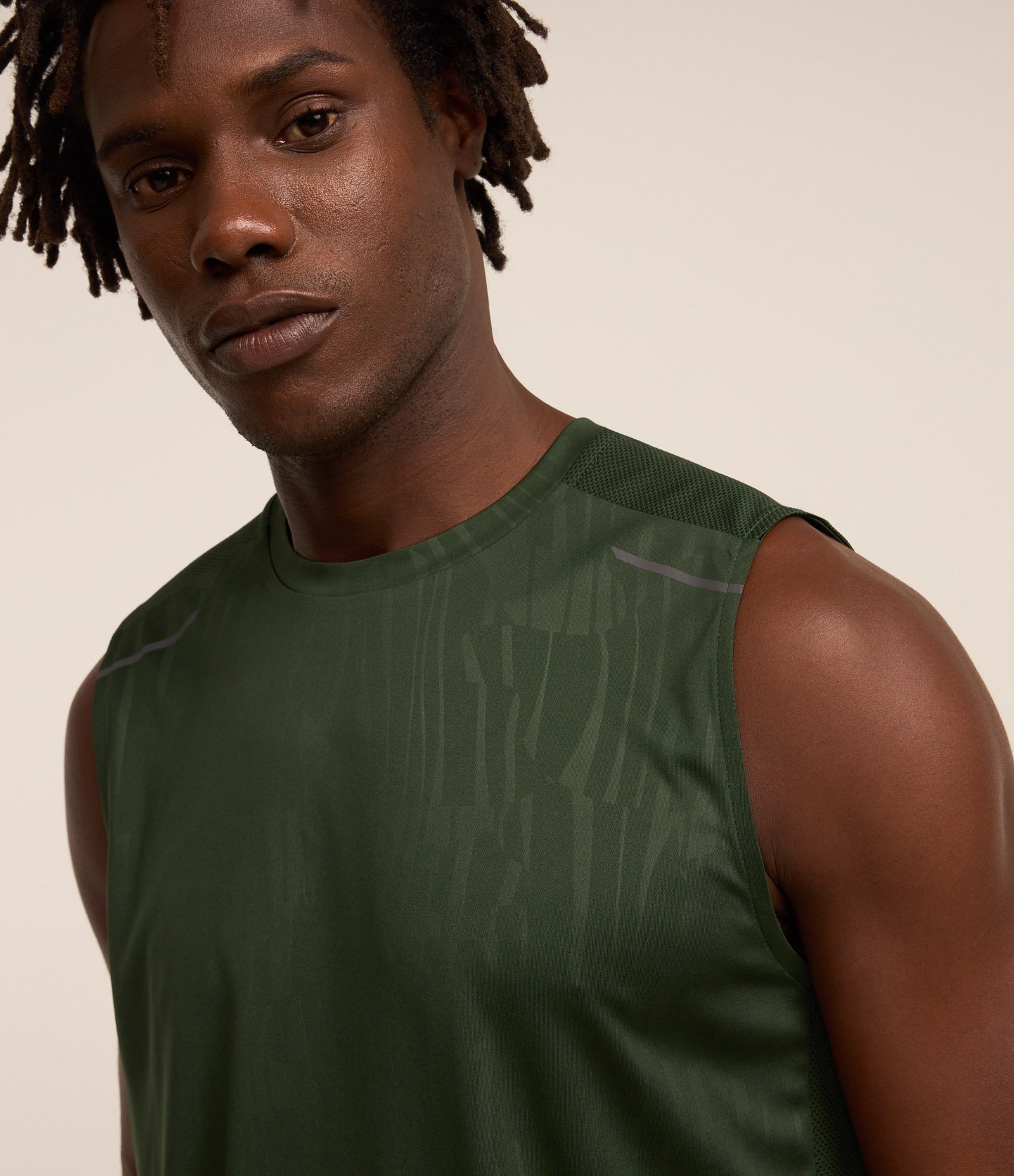 Regata Esportiva com Tecnologia Dry e Estampa Heat Print Verde 3