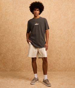 Camiseta Comfort em Algodão Estonado com Estampa Lettering