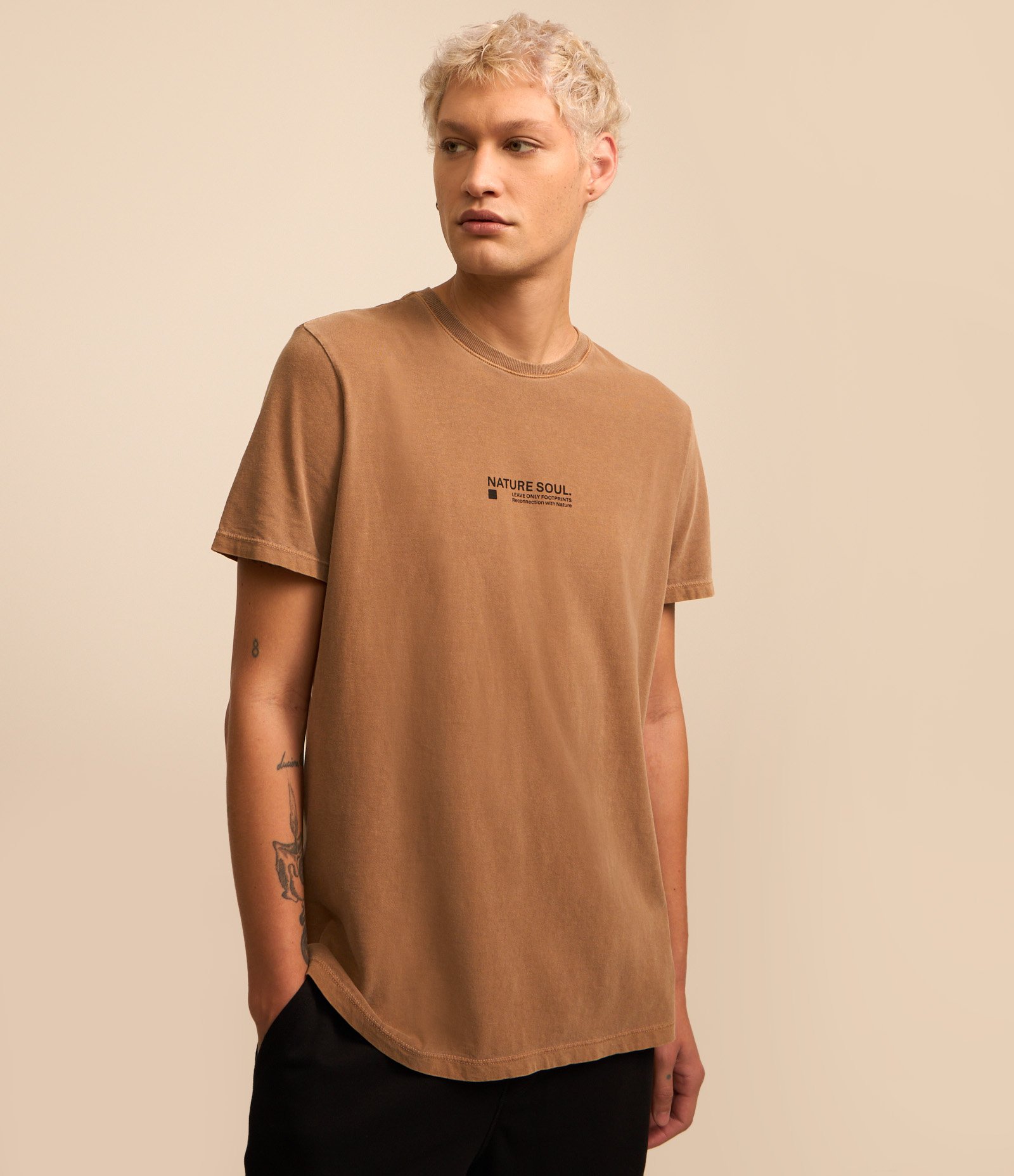 Camiseta Comfort em Algodão Estonado com Estampa Nature Soul Marrom 3