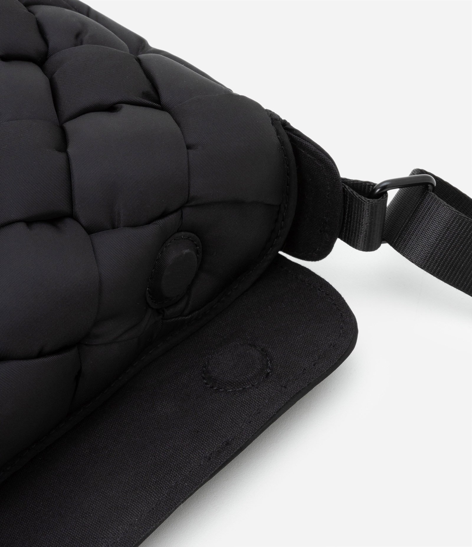 Bolsa Transversal Média em Tressê com Alça de Gorgorão Preto 6