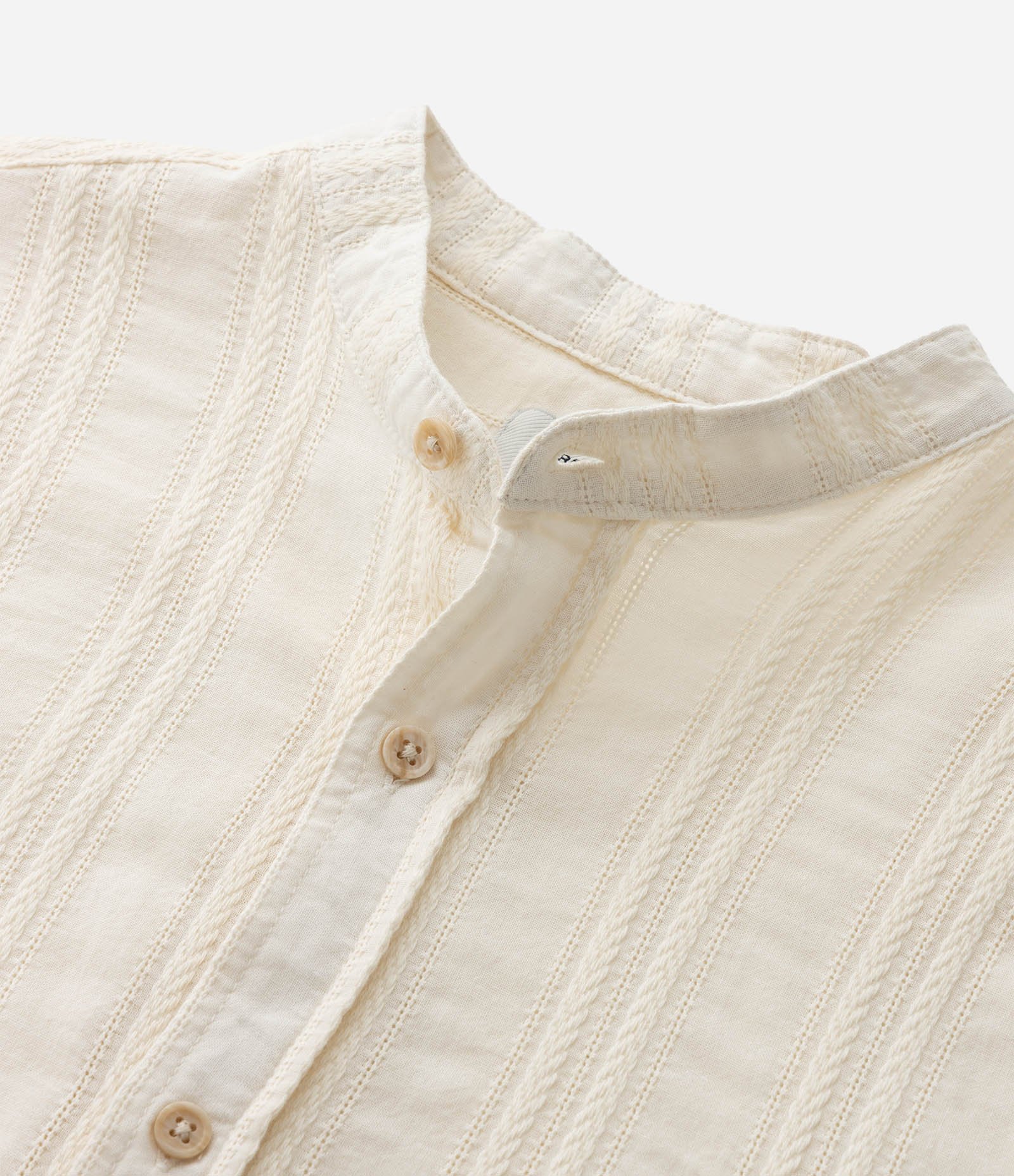 Camisa em Algodão com Textura e Gola Padre 9