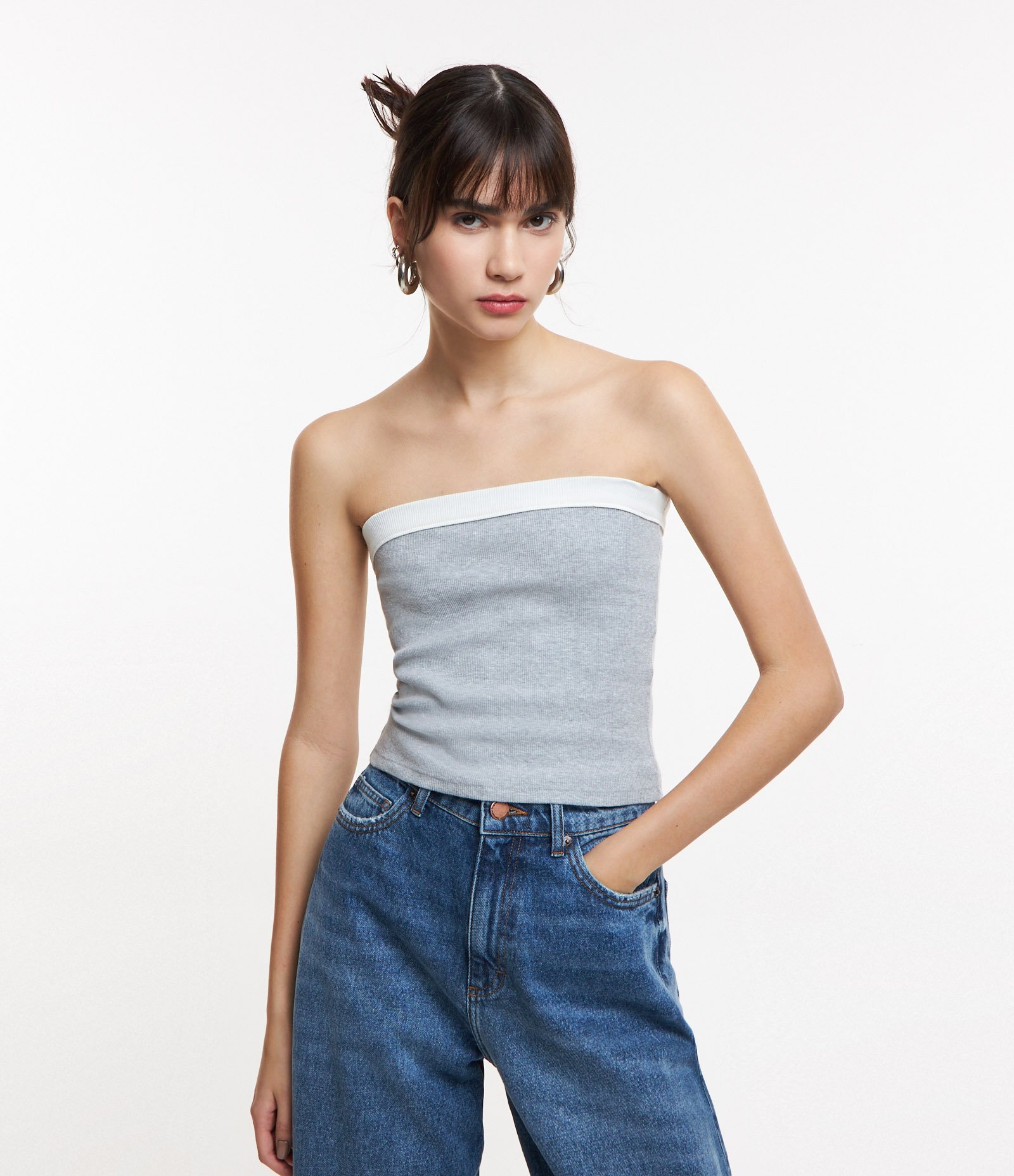 Blusa Cropped em Ribana Tomara que Caia com Detalhe Contrastante Cinza 1