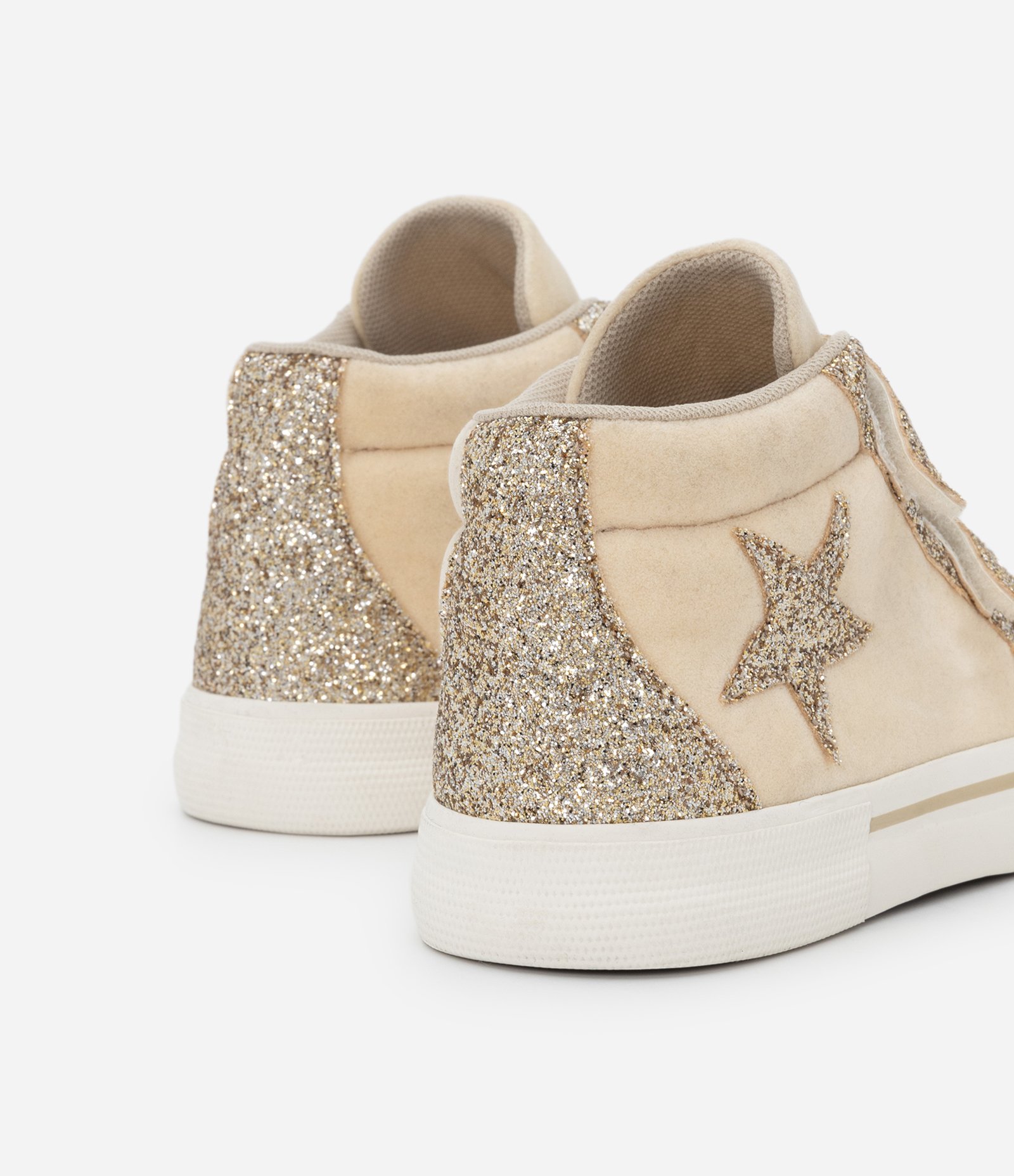 Tênis Abotinado Infantil com Gliter e Detalhes de Estrela - Tam 28 ao 37 2