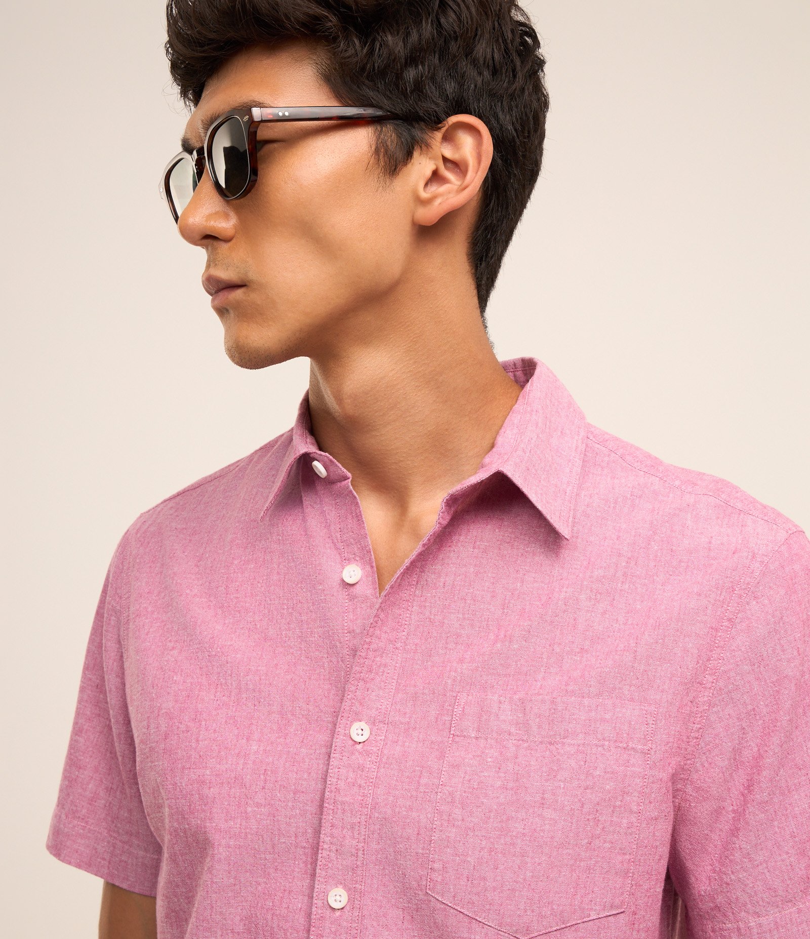 Camisa Regular Texturizada com Linho e Bolso Rosa 4