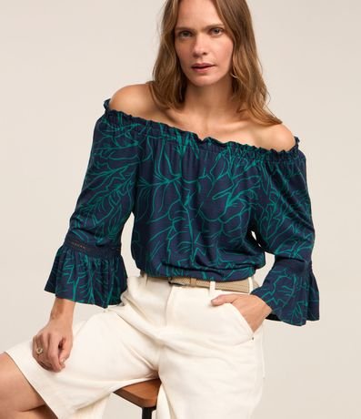 Menor preço em Blusa em Viscose com Detalhe na Manga e Estampa Folhagens