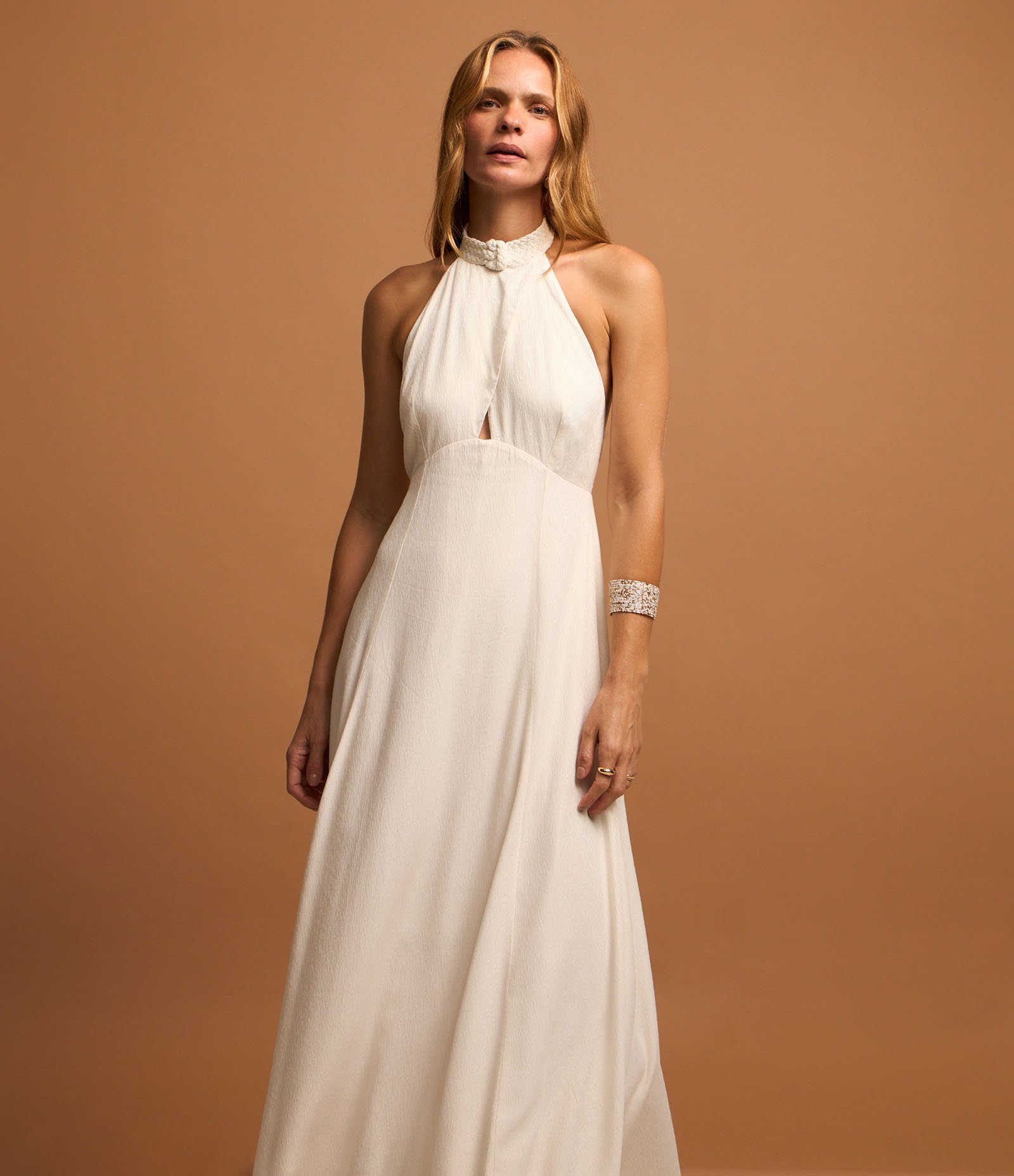 Vestido Midi Evasê em Viscose Gola Diferenciada e Cava Americana Branco 1