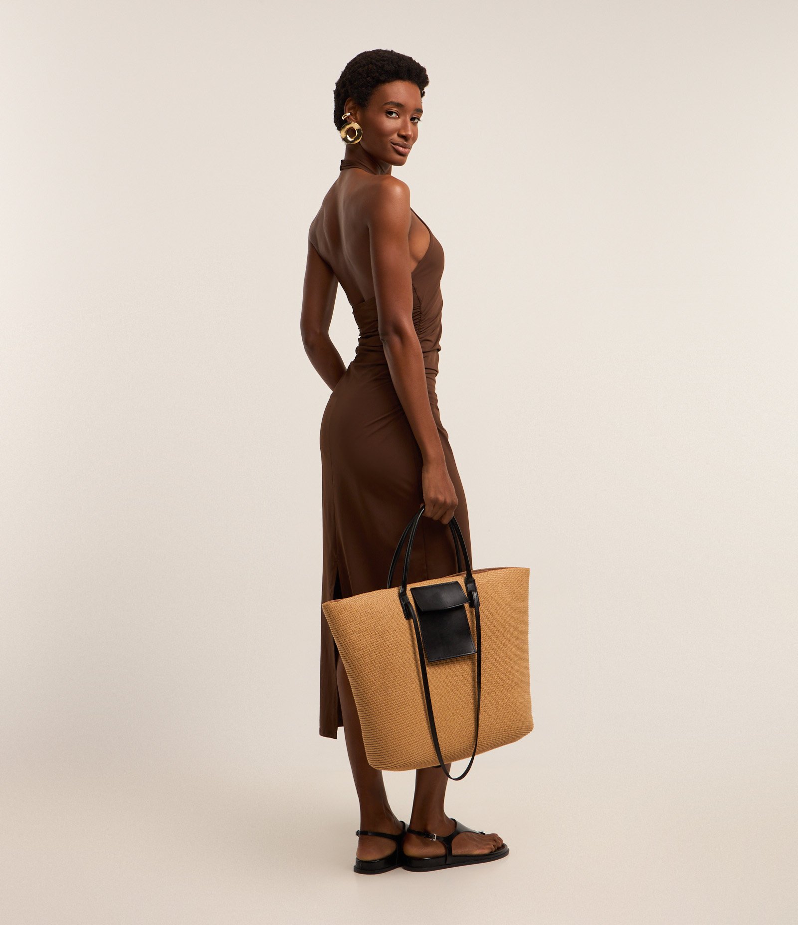 Vestido Midi em Microfibra com Decote Frente Única Marrom 4