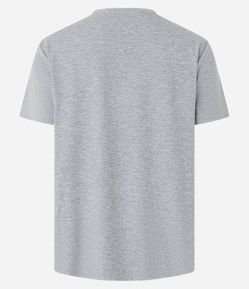 Camiseta Esportiva em Ribana com Gola V