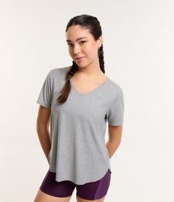 Camiseta Esportiva em Ribana com Gola V