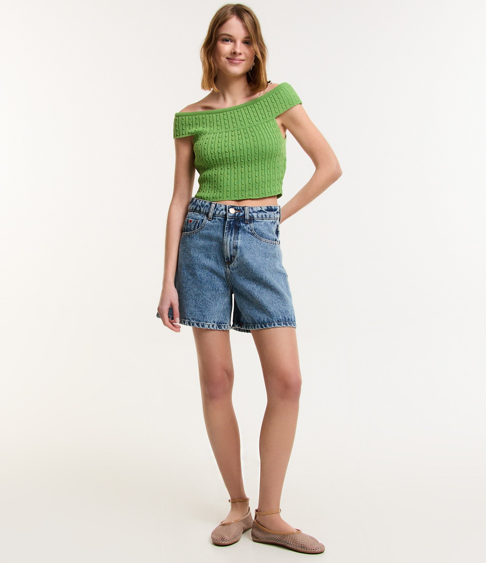 Blusa Cropped em Tricô Decote Ombro a Ombro e Ponto Diferenciado Verde 2