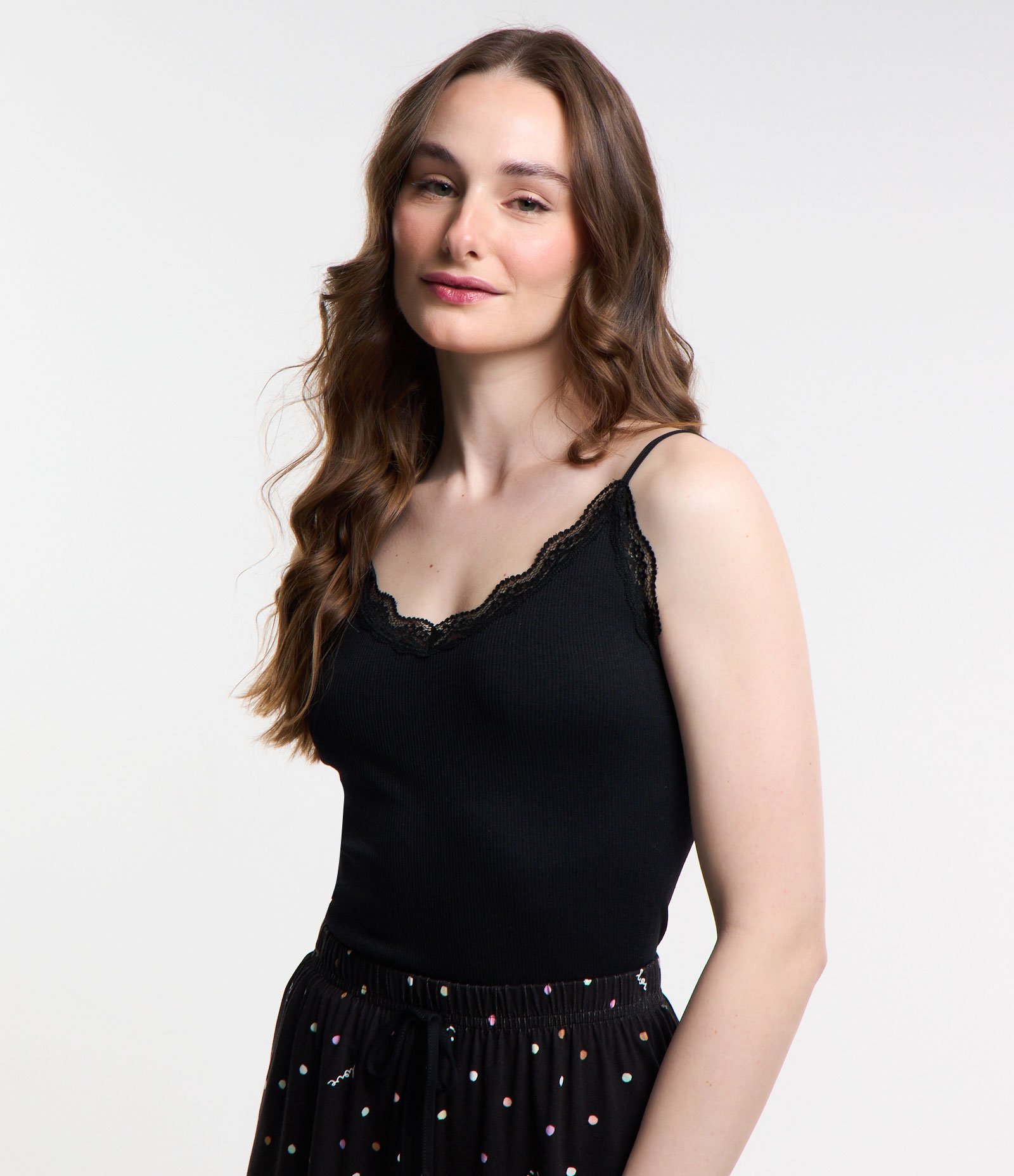 Blusa de Pijama Alcinha Seamless com Decote Rendado Preto 3