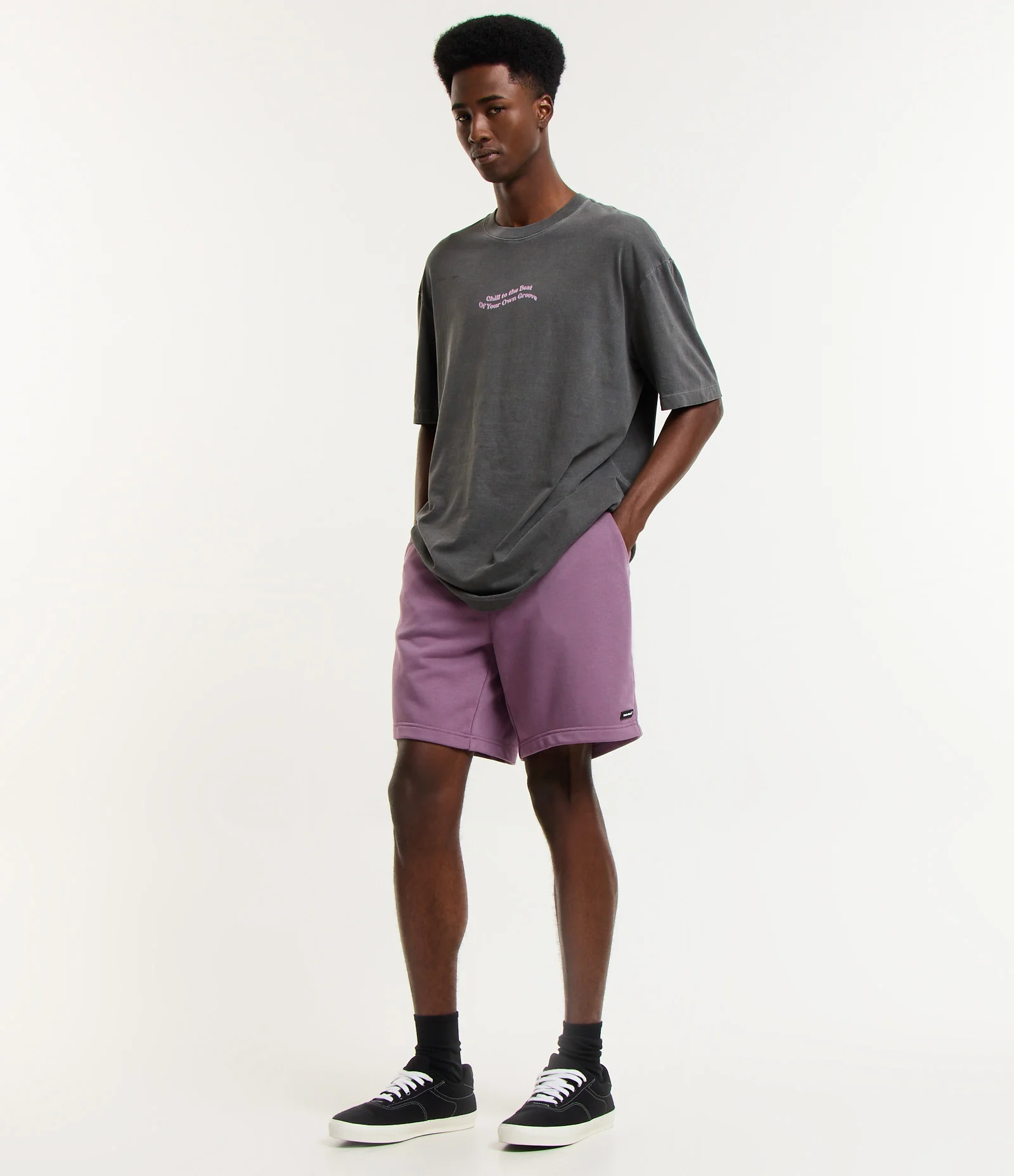 Bermuda Slim em Moletom com Cós Elástico e Etiqueta na Barra Roxo 1