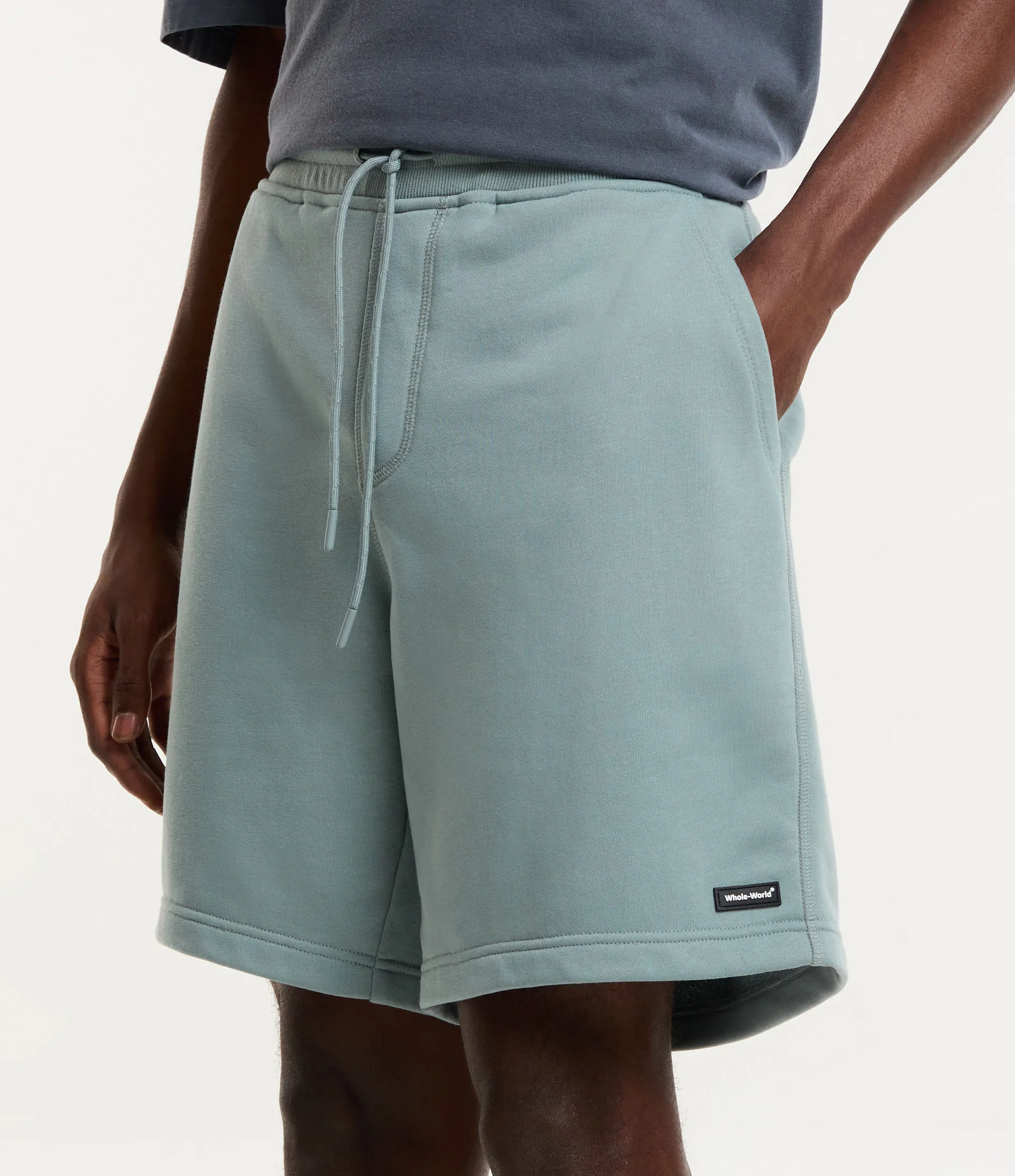 Bermuda Slim em Moletom com Cós Elástico e Etiqueta na Barra Cinza Azulado 2