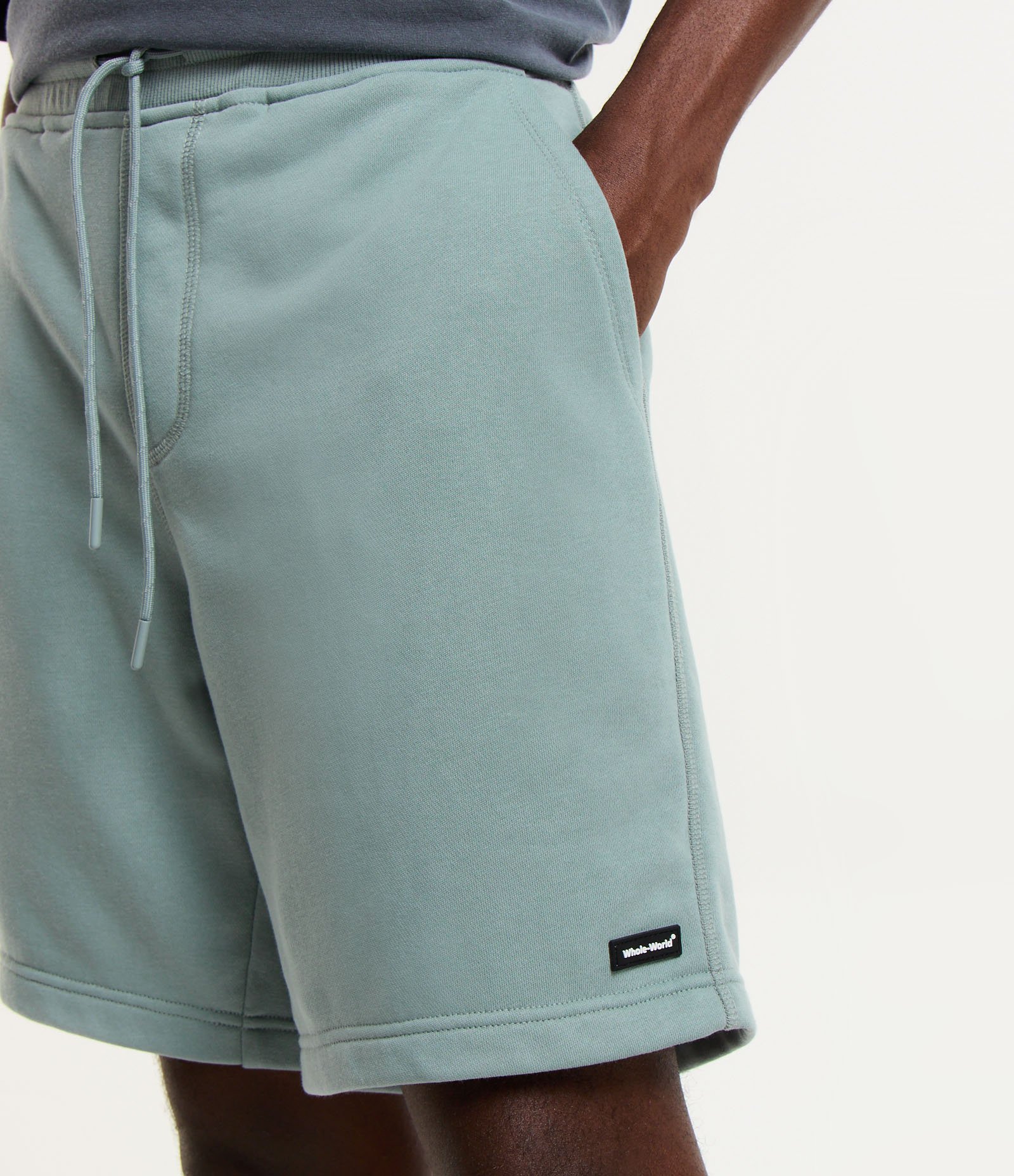 Bermuda Slim em Moletom com Cós Elástico e Etiqueta na Barra Cinza Azulado 4