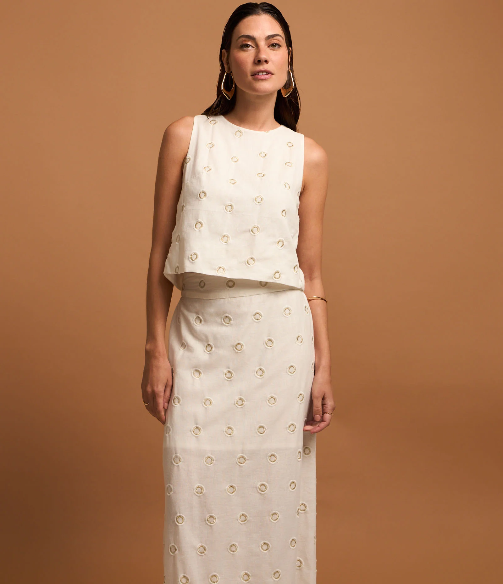 Saia Reta Midi em Cambraia com Bordados Circulares Branco 2