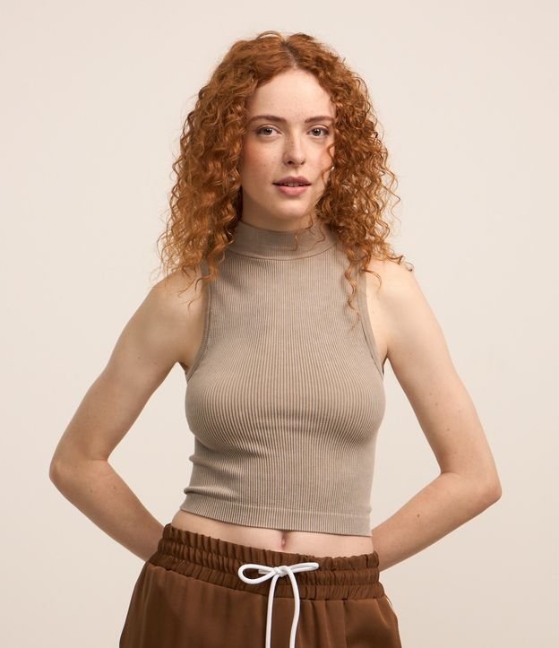 Blusa Cropped sem Manga em Poliamida Seamless e Golinha Alta