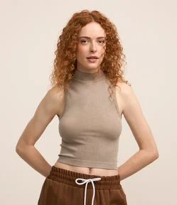 Blusa Cropped sem Manga em Poliamida Seamless e Golinha Alta