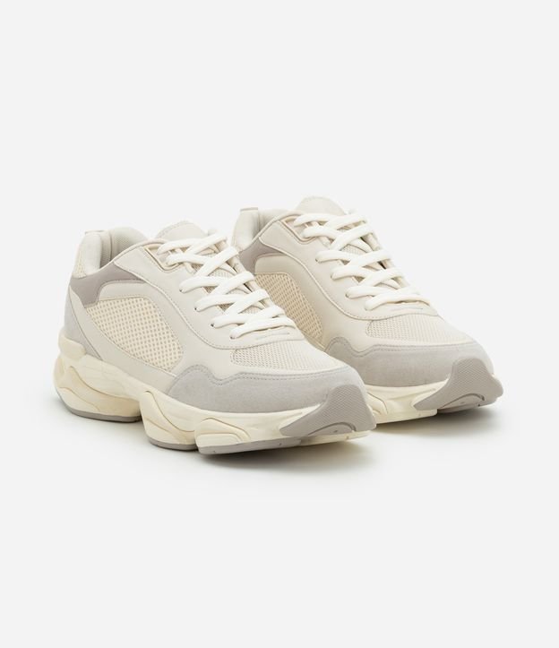 Tênis Dad Sneaker em PU com Recortes e Solado Alto