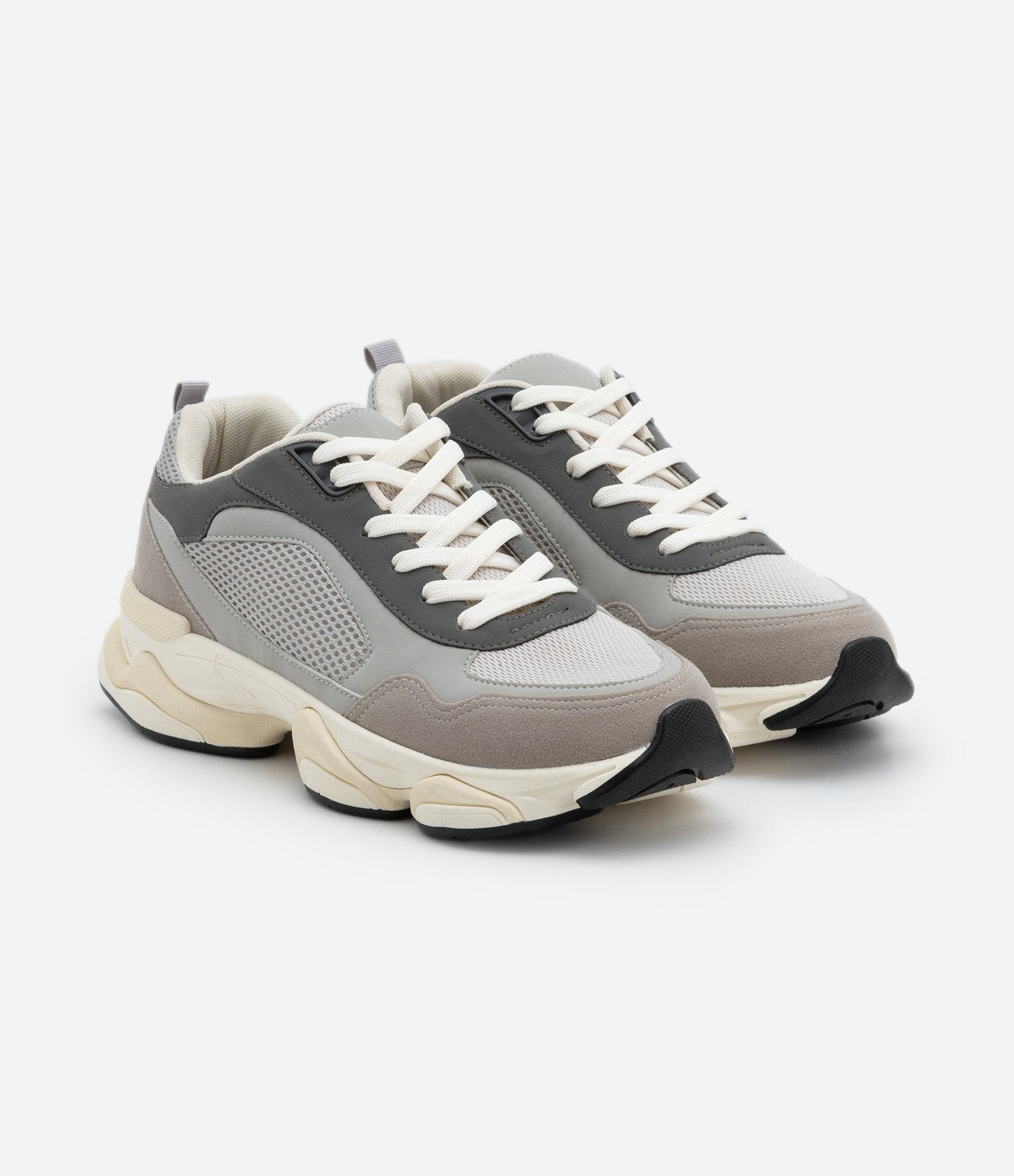Tênis Dad Sneaker em PU com Recortes e Solado Alto Cinza 2