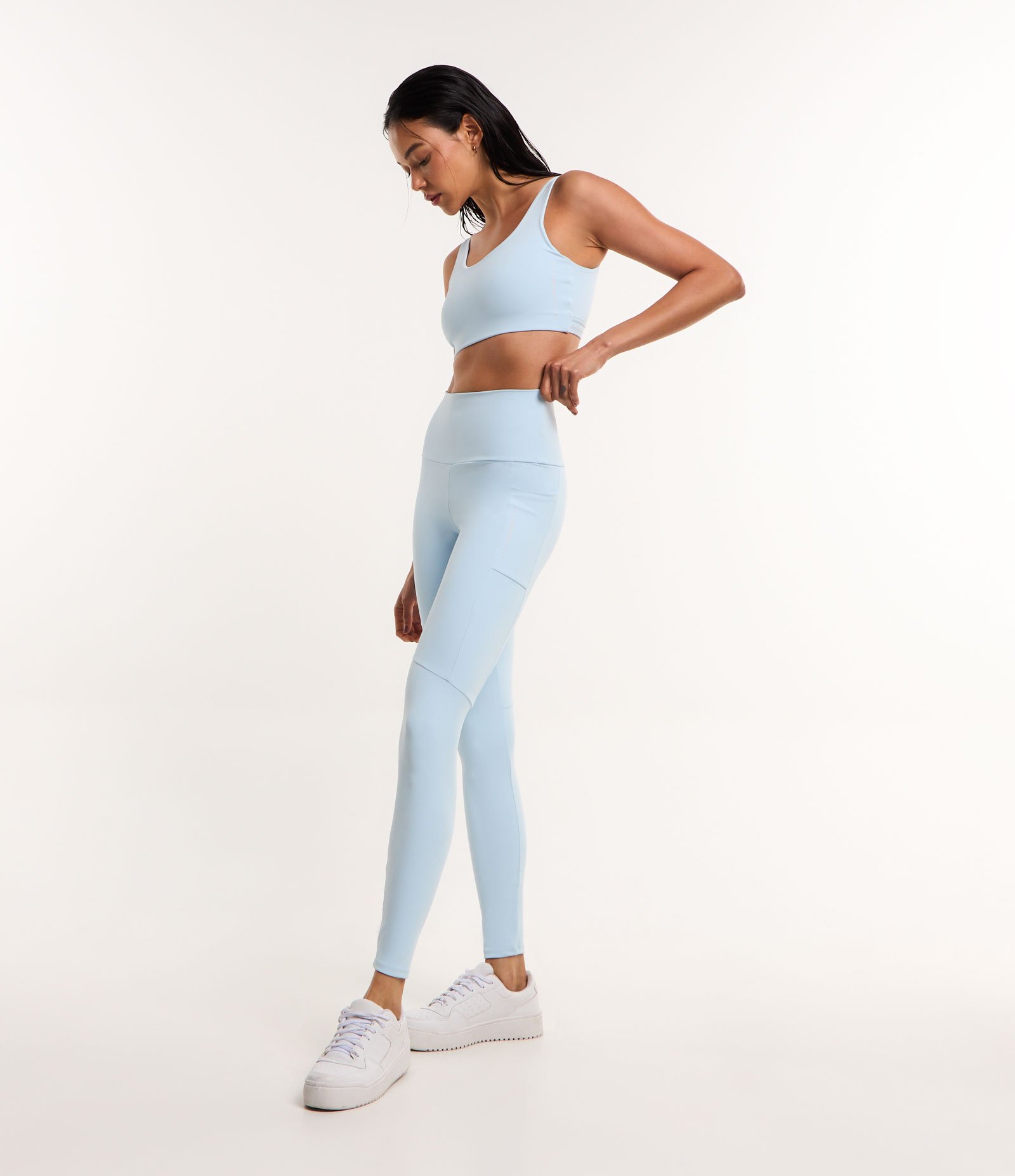 Calça Legging Esportiva em Poliamida com Recortes e Bolso Funcional Azul 1