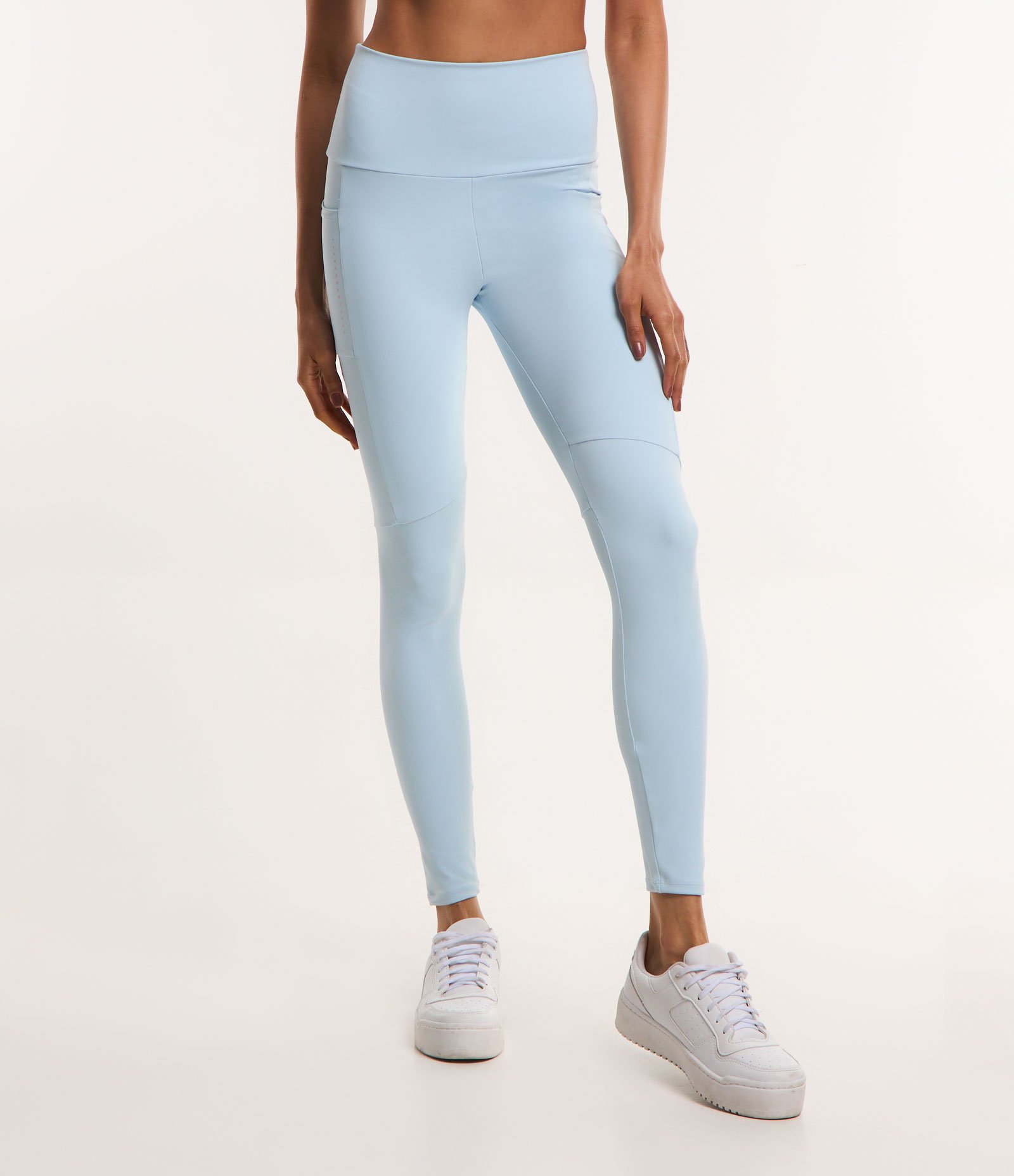 Calça Legging Esportiva em Poliamida com Recortes e Bolso Funcional Azul 2