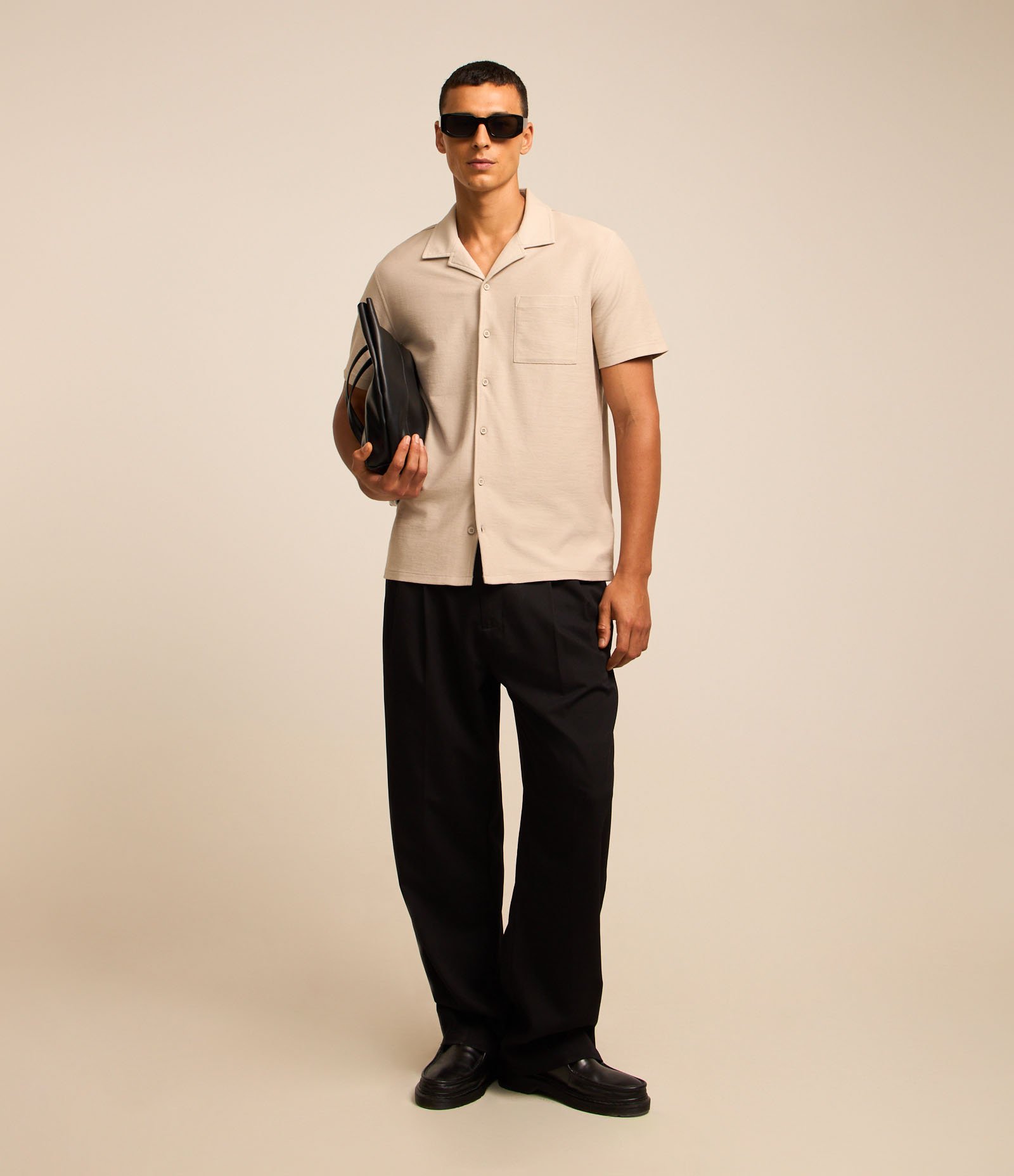 Camisa em Piquet com Textura e Bolso Frontal Bege 3