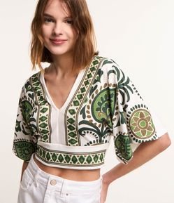 Blusa Cropped Texturizada com Estampa Arabesca