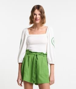 Blusa Texturizada Manga 7/8 e Bordado Floral