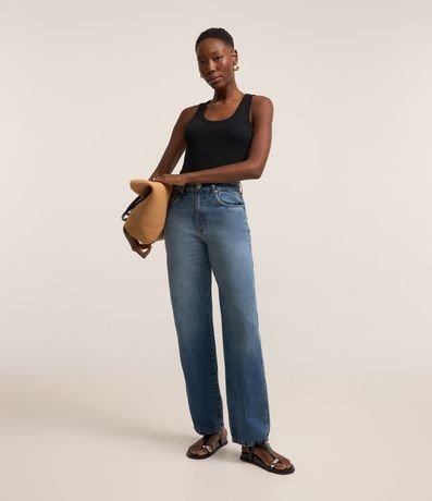Calça Reta Cintura Alta em Jeans com Bolsos Calça Reta Cintura Alta em Jeans com Bolsos