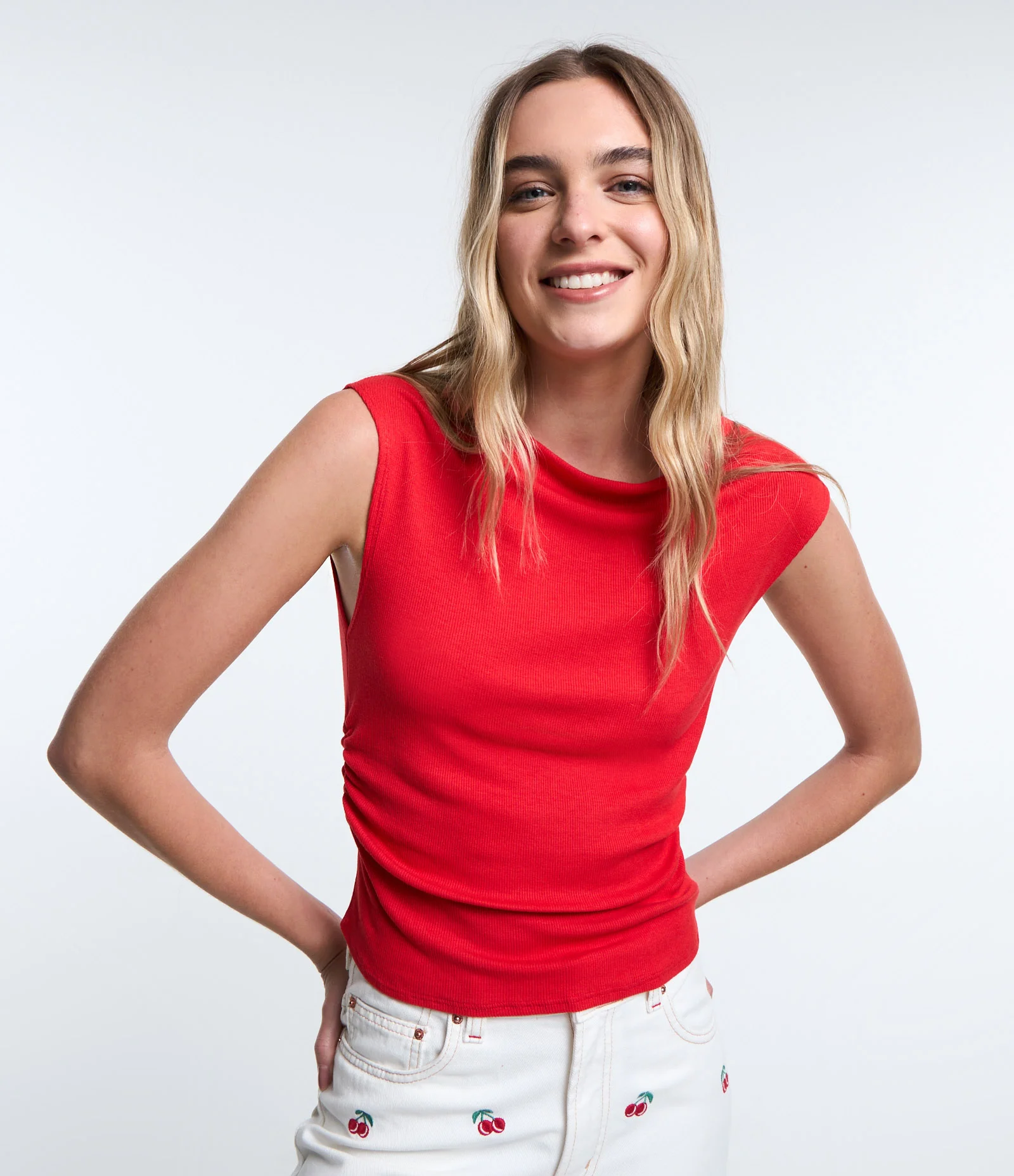 Blusa em Ribana com Franzido Lateral e Ombro Caído Vermelho 1