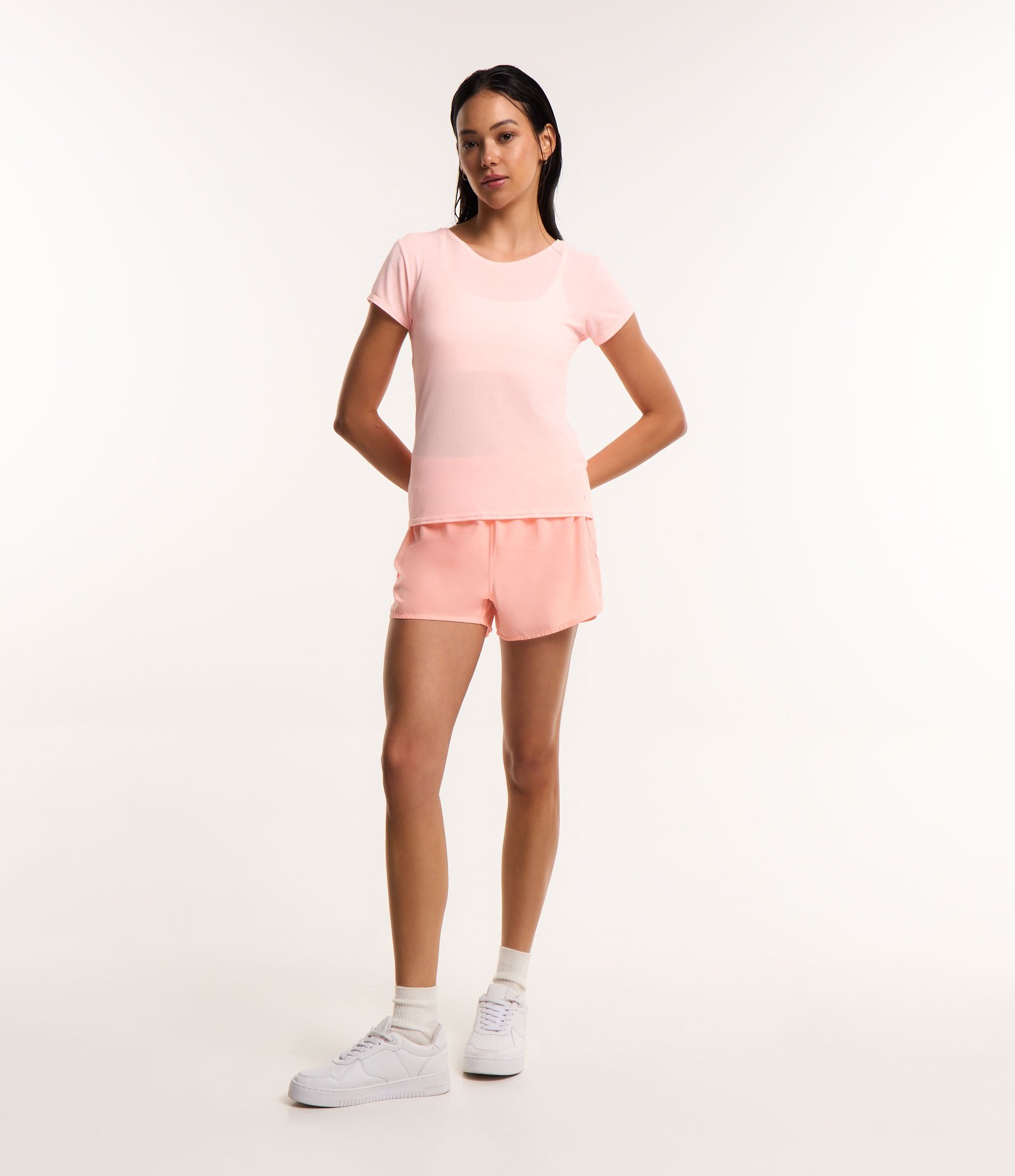 Camiseta Esportiva em Poliamida Rosa Claro 2