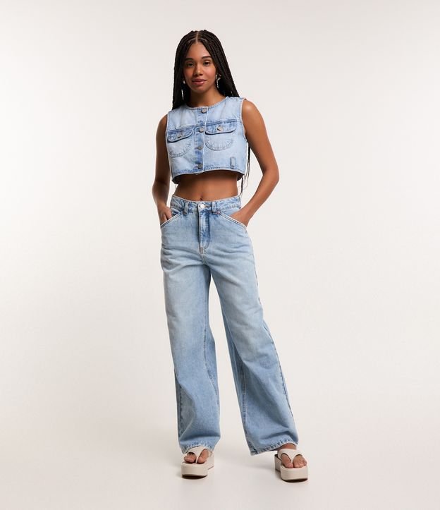 Calça Skater em Jeans com Passantes e Bolsos