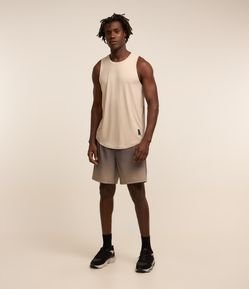 Bermuda Esportiva com Xadrez e Degrade na Barra