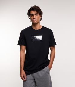 Camiseta Comfort em Algodão com Manga Curta Estampada