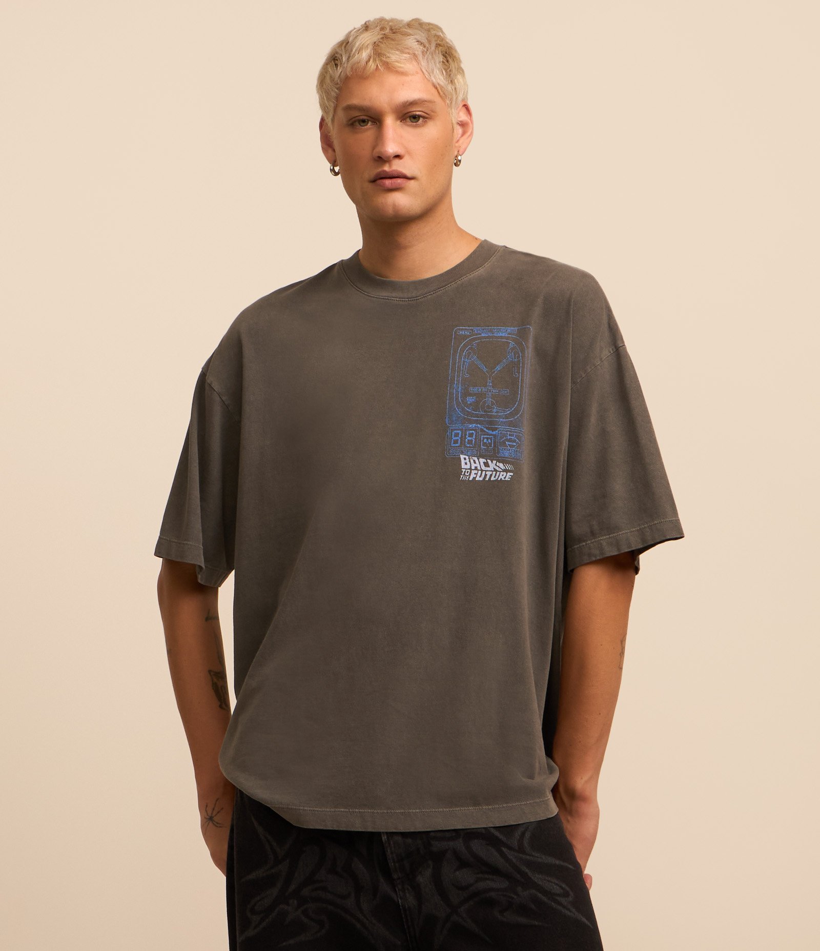 Camiseta Overboxy em Malhão Estonado com Estampa Back To The Future Cinza 3