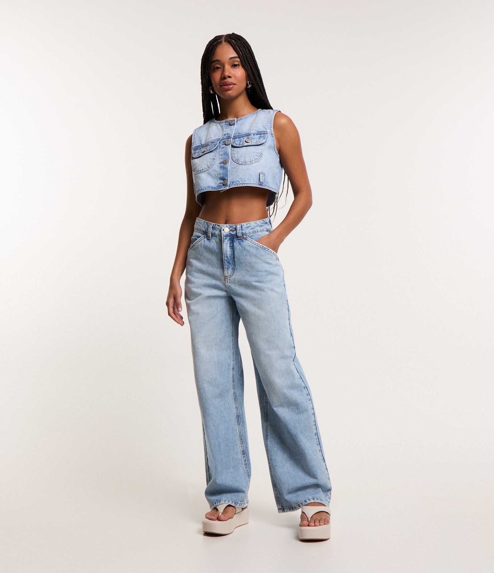 Colete Cropped em Jeans com Lapelas e Passantes Azul 2