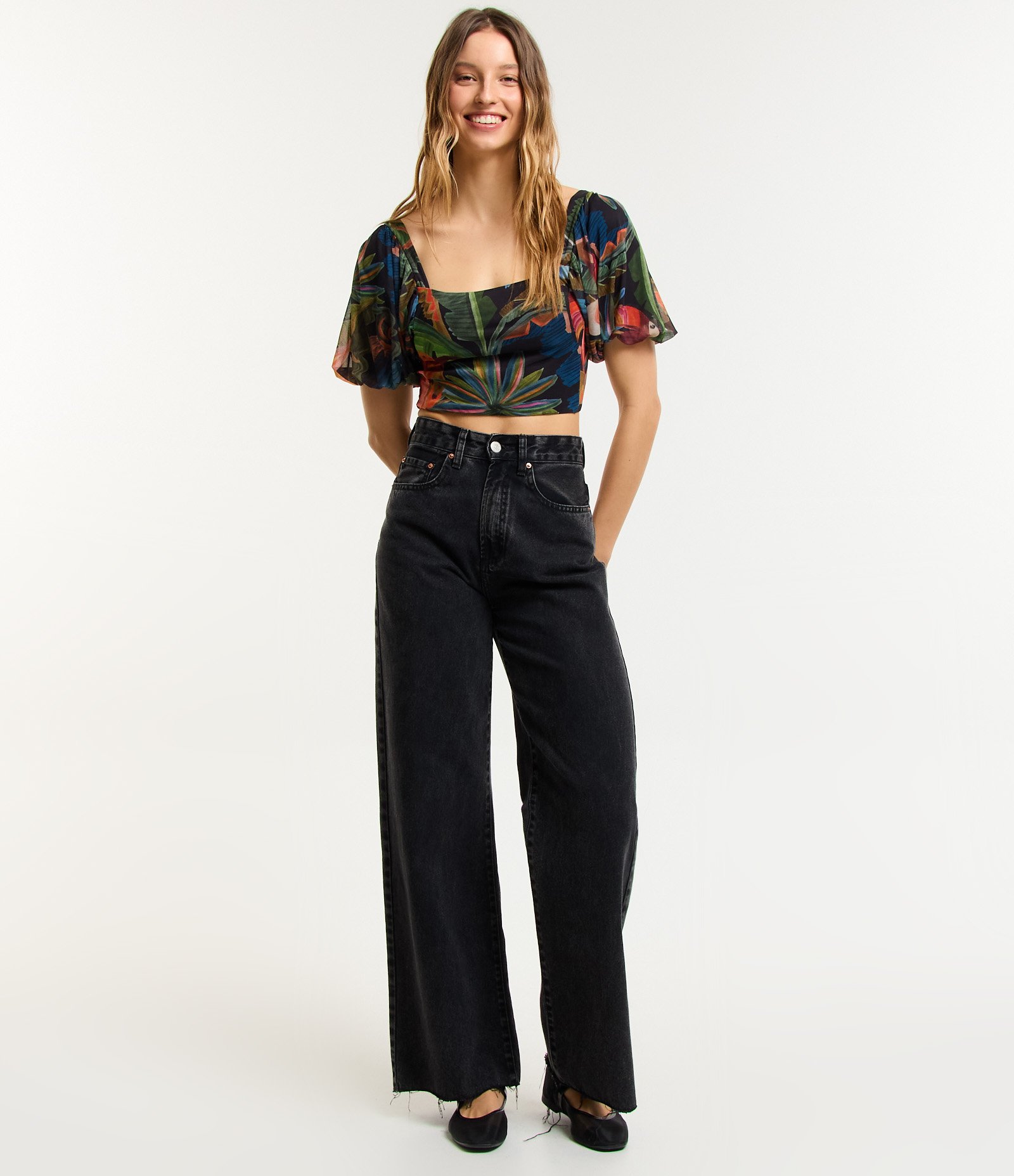 Blusa Cropped em Tule com Estampa Floral Preto 2