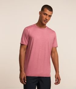 Camiseta Esportiva com Tecnologia Dry e Detalhes Refletivos