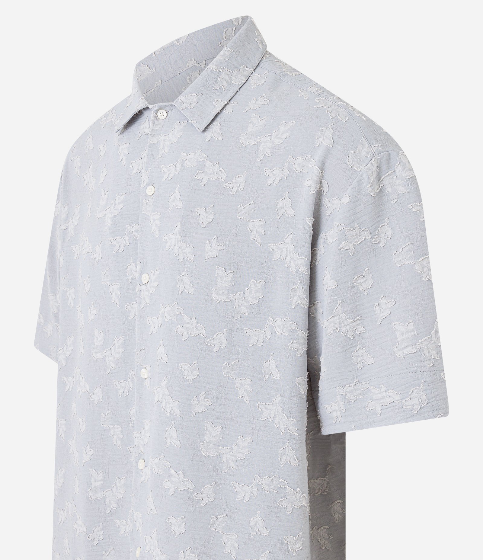 Camisa Boxy em Microfibra com Textura e Estampa de Flores Cinza 8